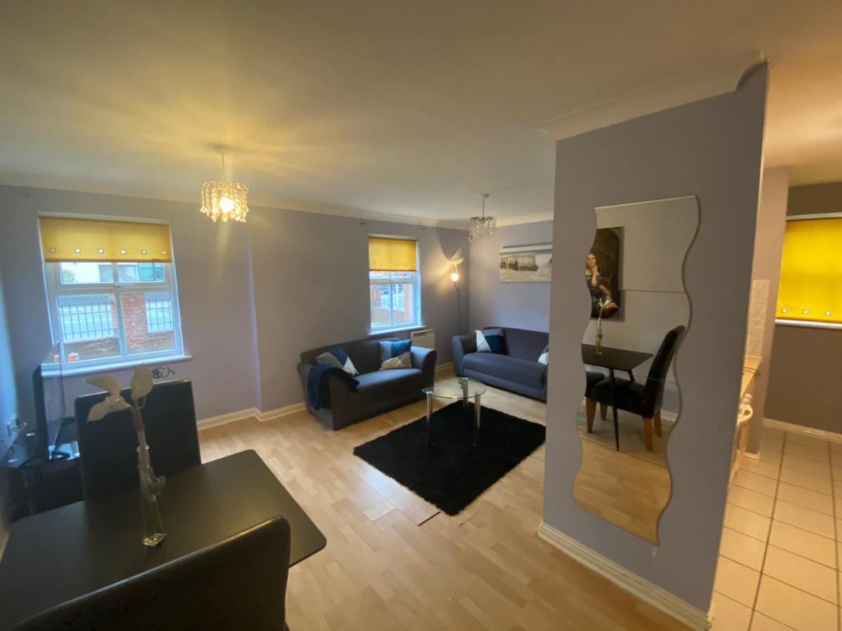 Bambz Apartment 3 แมนเชสเตอร์ ภายนอก รูปภาพ