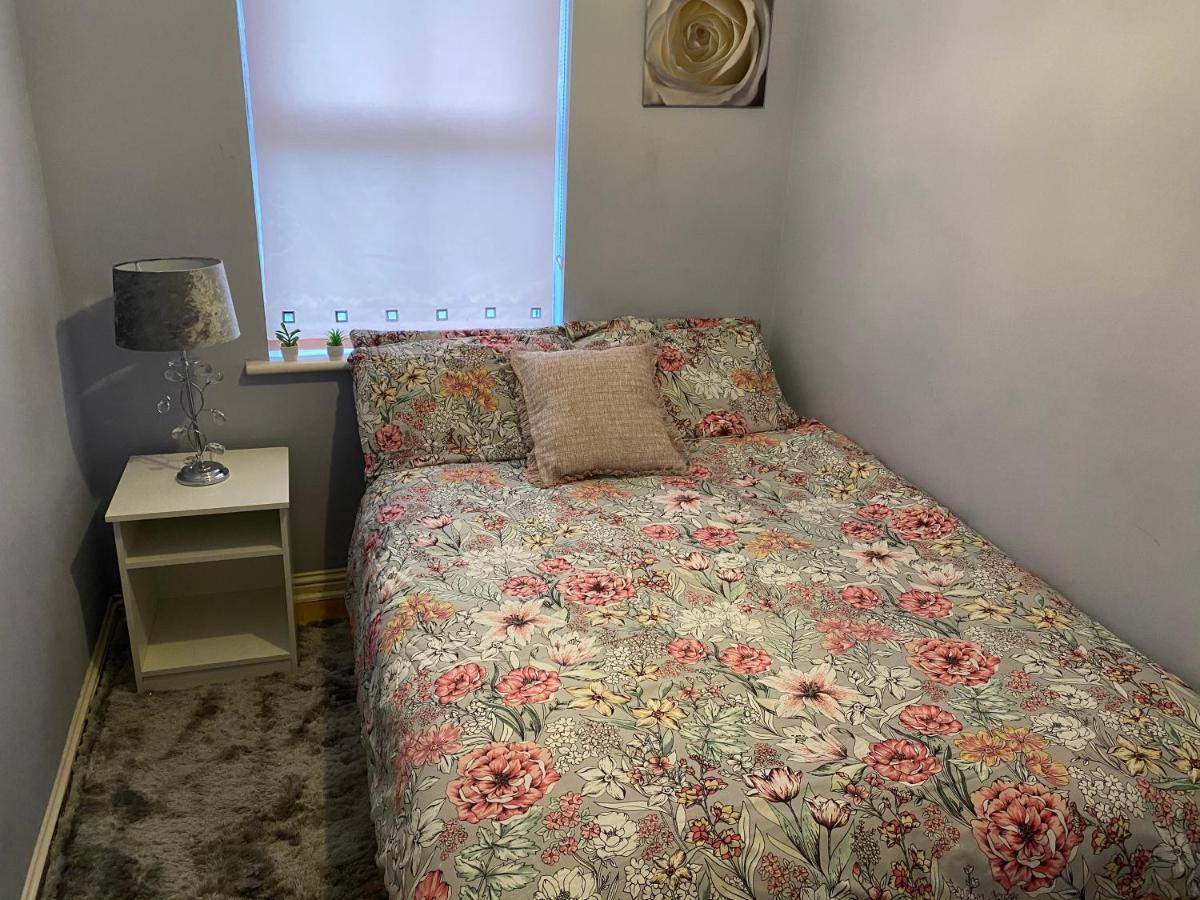 Bambz Apartment 3 แมนเชสเตอร์ ภายนอก รูปภาพ